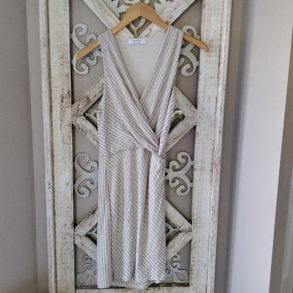 Bailey 44 Women's Sleeveless Faux Wrap Surplice Tiva Mini Dress in Linen & White - Picture 8 of 15